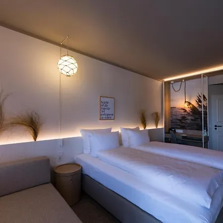 Hafenhotel Zu 4* פוטבוס