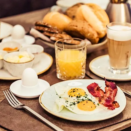 מלון Hafenhotel Zu 4*