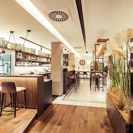 מלון Hafenhotel Zu