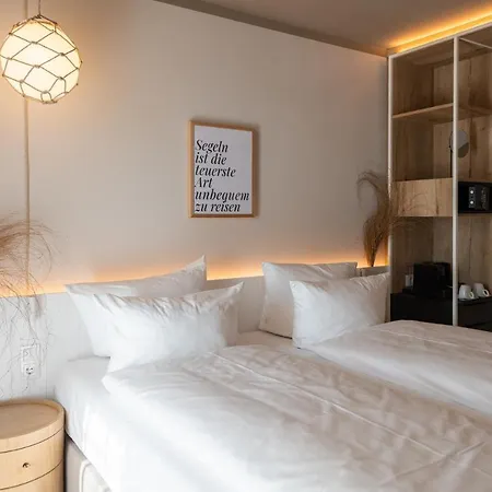 Hafenhotel Zu מלון 4*