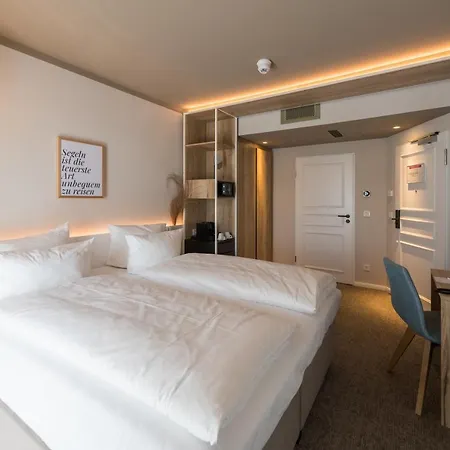 Hafenhotel Zu 4* Putbus