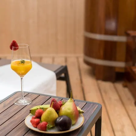 Hafenhotel Zu 4*