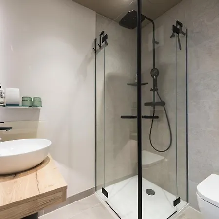 Hafenhotel Zu 호텔 4*