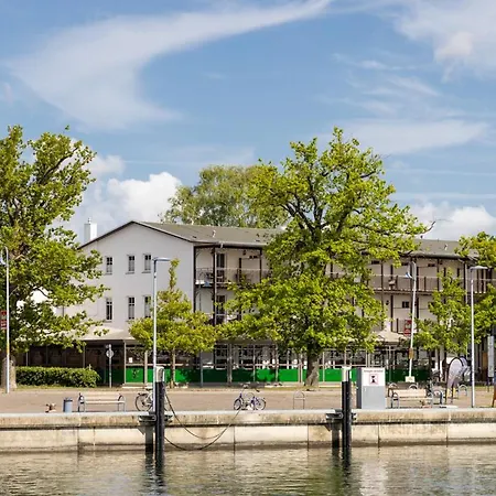 Hafenhotel Zu מלון 4*