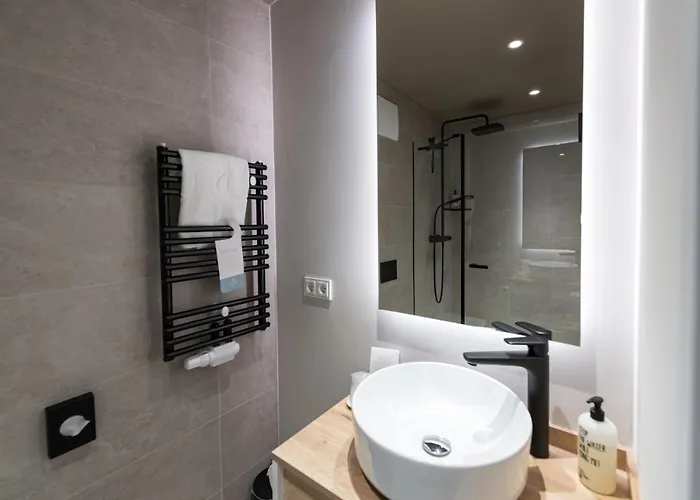 Hafenhotel Zu Hotel 4*
