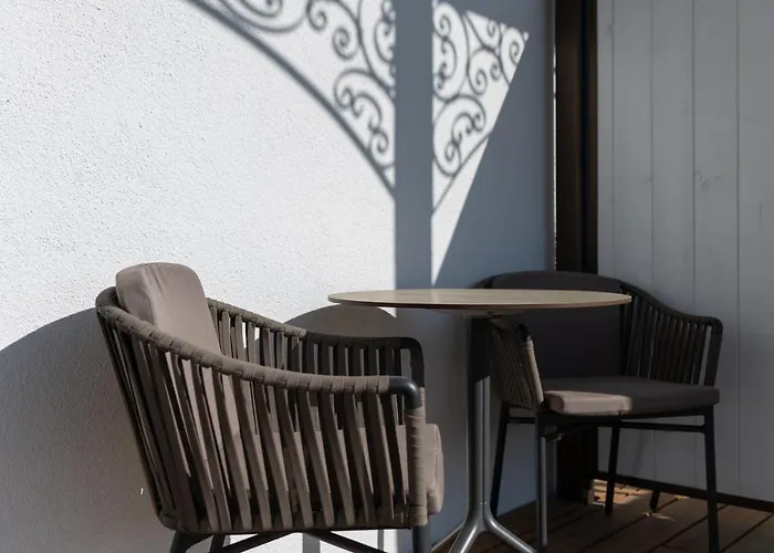 Hafenhotel Zu Hotel 4*